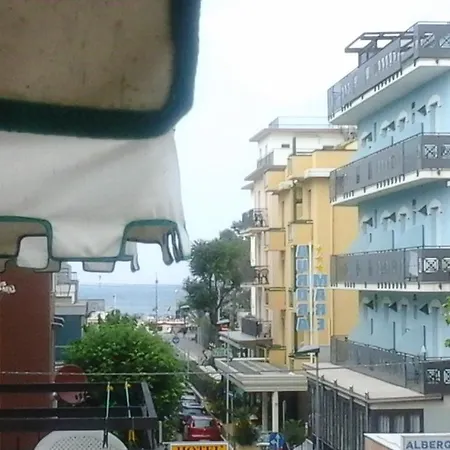 Lavinia Hotel