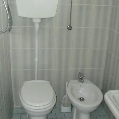 Lavinia Hotel 2*