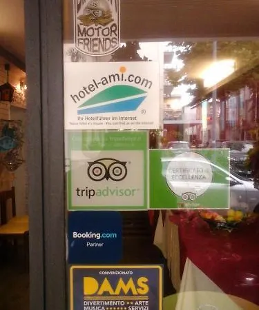 Lavinia Ξενοδοχείο 2*