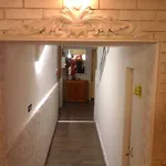 Lavinia Hotel 2*